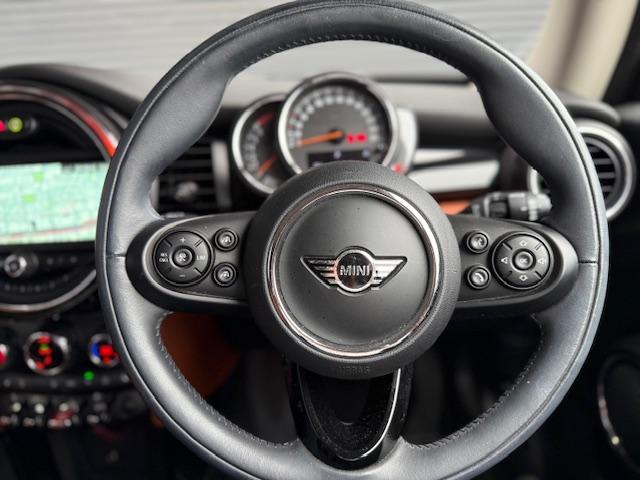 MINI クーパーS 17AW ペッパーホワイト モルトブラウンレザーシート クーパーS Bカメラ+PDC シートヒーター ACC LEDヘッドライト ワンオーナー 禁煙 認定中古車(27枚目)