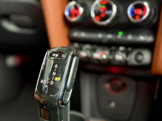 MINI クーパーS 17AW ペッパーホワイト モルトブラウンレザーシート クーパーS Bカメラ+PDC シートヒーター ACC LEDヘッドライト ワンオーナー 禁煙 認定中古車(33枚目)