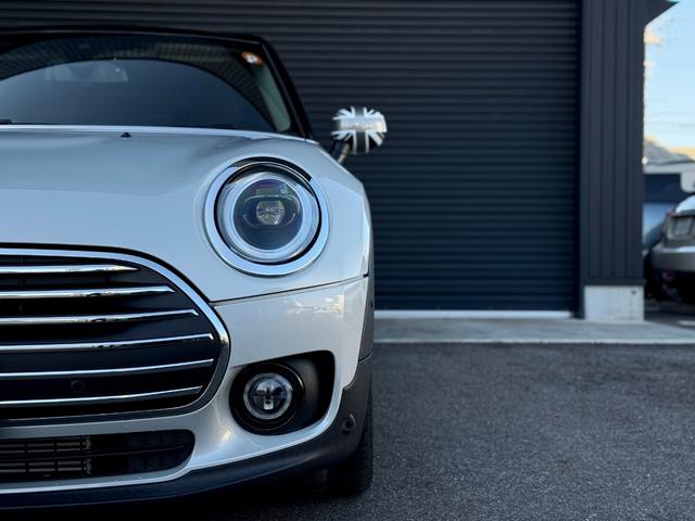 ＭＩＮＩ クーパーＤ　クラブマン　クラシック・トリム　１７ＡＷ　ホワイトシルバー　純ナビ　クルーズコントロール　Ｂカメラ＋前後ＰＤＣ　ＬＥＤヘッドライト　シートヒーター　スポーツシート　ディーゼル　ワンオーナー　禁煙　認定中古車　２年保証（9枚目）