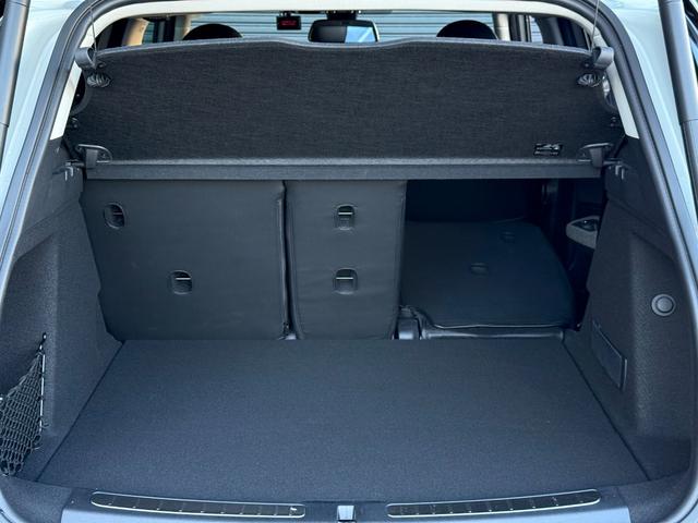 ＭＩＮＩ クーパーＤ　クロスオーバー　クラシック・トリム　１８ＡＷ　ホワイトシルバー　純ナビ　電動リアゲート　ＡＣＣ　Ｂカメラ＋前後ＰＤＣ　スポーツシート　ＬＥＤ　ディーゼル　スポーツシート　禁煙　ワンオーナー　認定中古車　２年保証（17枚目）