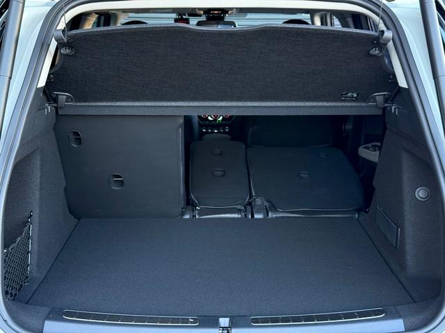 ＭＩＮＩ クーパーＤ　クロスオーバー　クラシック・トリム　１８ＡＷ　ホワイトシルバー　純ナビ　電動リアゲート　ＡＣＣ　Ｂカメラ＋前後ＰＤＣ　スポーツシート　ＬＥＤ　ディーゼル　スポーツシート　禁煙　ワンオーナー　認定中古車　２年保証（18枚目）