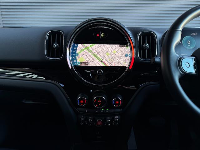 ＭＩＮＩ クーパーＤ　クロスオーバー　クラシック・トリム　１８ＡＷ　ホワイトシルバー　純ナビ　電動リアゲート　ＡＣＣ　Ｂカメラ＋前後ＰＤＣ　スポーツシート　ＬＥＤ　ディーゼル　スポーツシート　禁煙　ワンオーナー　認定中古車　２年保証（34枚目）