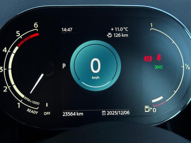 ＭＩＮＩ クーパーＤ　クロスオーバー　クラシック・トリム　１８ＡＷ　ホワイトシルバー　純ナビ　電動リアゲート　ＡＣＣ　Ｂカメラ＋前後ＰＤＣ　スポーツシート　ＬＥＤ　ディーゼル　スポーツシート　禁煙　ワンオーナー　認定中古車　２年保証（40枚目）