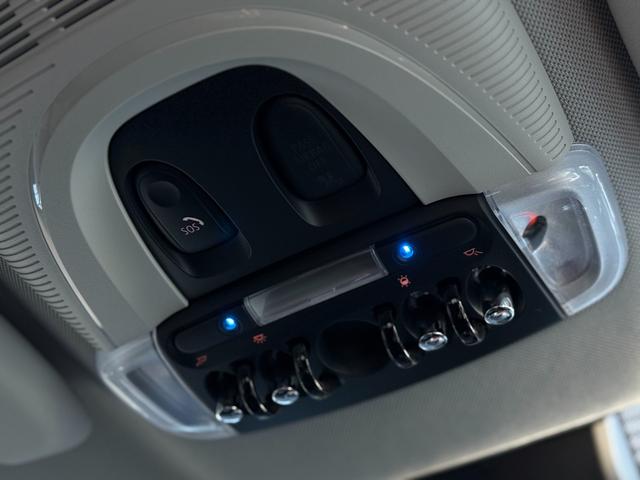 ＭＩＮＩ クーパーＤ　クロスオーバー　クラシック・トリム　１８ＡＷ　ホワイトシルバー　純ナビ　電動リアゲート　ＡＣＣ　Ｂカメラ＋前後ＰＤＣ　スポーツシート　ＬＥＤ　ディーゼル　スポーツシート　禁煙　ワンオーナー　認定中古車　２年保証（45枚目）