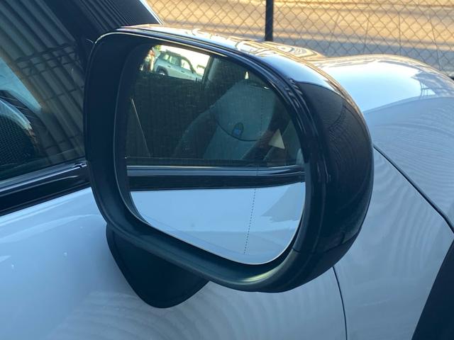 ＭＩＮＩ クーパーＣ　クラシック・トリム　１７ＡＷ　クラシックトリム　ＬＥＤヘッドライトオートハイビーム　バックカメラ＋ＰＤＣ　アシストブレーキ　ブラインドスポットモニター　ハンドルヒーター　シートヒーター　ＡＣＣ　ワンオーナー禁煙　２年保証（14枚目）