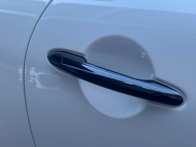 ＭＩＮＩ クーパーＣ　クラシック・トリム　１７ＡＷ　クラシックトリム　ＬＥＤヘッドライトオートハイビーム　バックカメラ＋ＰＤＣ　アシストブレーキ　ブラインドスポットモニター　ハンドルヒーター　シートヒーター　ＡＣＣ　ワンオーナー禁煙　２年保証（15枚目）