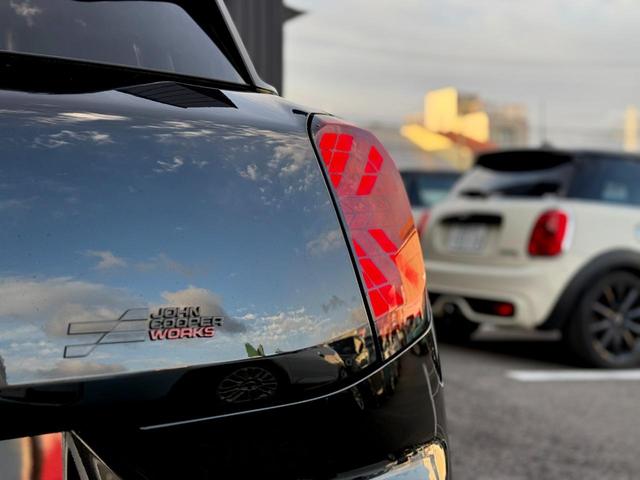 ＭＩＮＩ ＪＣＷ　エースマンＥ　ジョンクーパーワークス・トリム　１９ＡＷ　ＪＣＷエアロ　ＪＣＷトリム　純正ナビＡＲ　ＡＣＣ　バックカメラ　３Ｄカメラ　パノラマガラスルーム※無可動　電動シート　ハーマンカードン（15枚目）