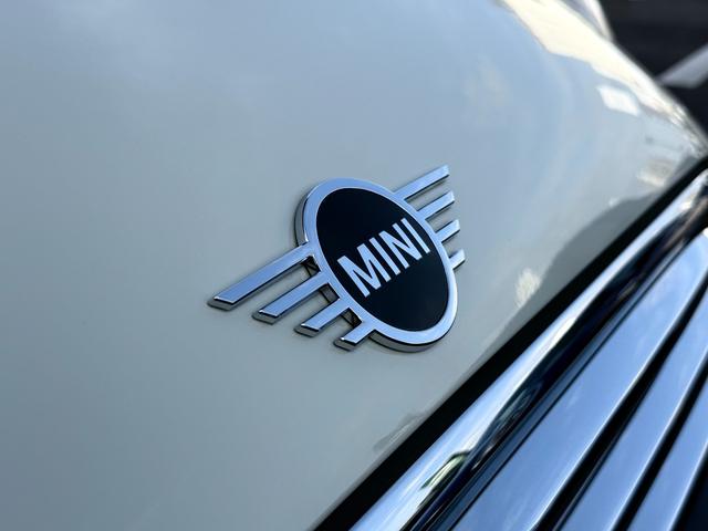 ＭＩＮＩ クーパーＤ　５ドア　１５ＡＷ　純正ナビ　バックカメラ　パーキングアシスト　コンフォートアクセス　ＬＥＤヘッドライト　ペッパーホワイト　ワンオーナー　禁煙　認定中古車（42枚目）
