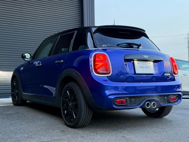 ＭＩＮＩ クーパーＳＤ　１７ＡＷ　純正ナビ　バックカメラ　コンフォートアクセス　前後障害物センサー　パーキングアシスト　スターライトブルー　禁煙　ワンオーナー　ＭＩＮＩ中古車保証付き（12枚目）