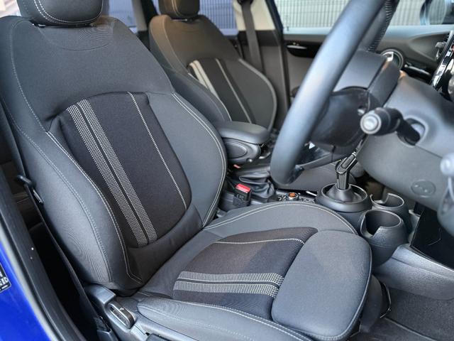 ＭＩＮＩ クーパーＳＤ　１７ＡＷ　純正ナビ　バックカメラ　コンフォートアクセス　前後障害物センサー　パーキングアシスト　スターライトブルー　禁煙　ワンオーナー　ＭＩＮＩ中古車保証付き（27枚目）