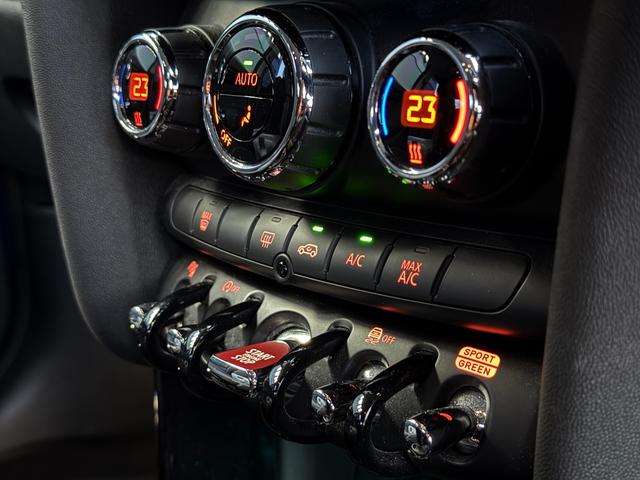 ＭＩＮＩ クーパーＳＤ　１７ＡＷ　純正ナビ　バックカメラ　コンフォートアクセス　前後障害物センサー　パーキングアシスト　スターライトブルー　禁煙　ワンオーナー　ＭＩＮＩ中古車保証付き（35枚目）