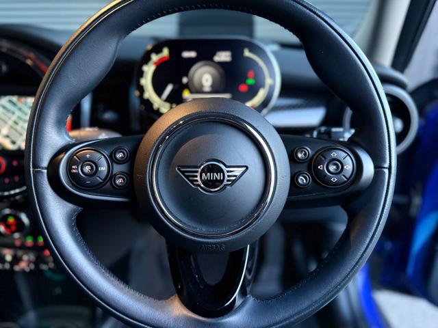 ＭＩＮＩ クーパーＳＤ　１７ＡＷ　純正ナビ　バックカメラ　コンフォートアクセス　前後障害物センサー　パーキングアシスト　スターライトブルー　禁煙　ワンオーナー　ＭＩＮＩ中古車保証付き（37枚目）