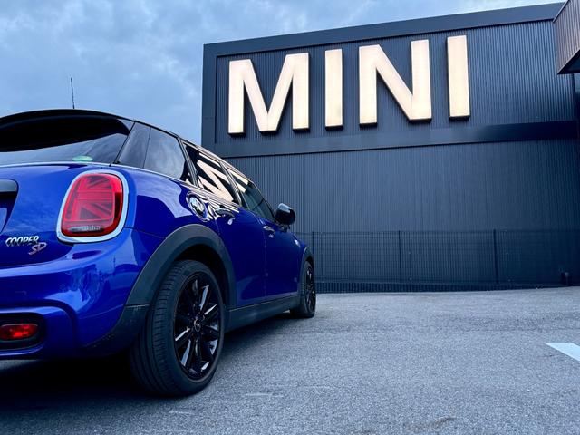 ＭＩＮＩ クーパーＳＤ　１７ＡＷ　純正ナビ　バックカメラ　コンフォートアクセス　前後障害物センサー　パーキングアシスト　スターライトブルー　禁煙　ワンオーナー　ＭＩＮＩ中古車保証付き（45枚目）