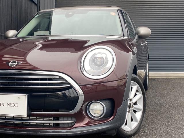 ＭＩＮＩ クーパーＤ　クラブマン　１７ＡＷ　クリーンディーゼル　アシストブレーキ　ＡＣＣ　８ＡＴ　バックカメラ＋リアＰＤＣ　純正ナビ　シートヒーター　Ｐバーガンディー　シルバールーフ　ワンオーナー　禁煙　ＭＩＮＩ　ＮＥＸＴ認定中古車（4枚目）