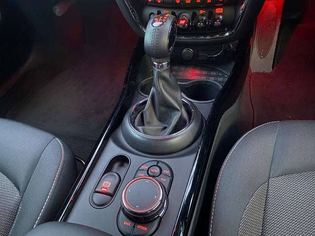 ＭＩＮＩ クーパーＤ　クラブマン　１７ＡＷ　クリーンディーゼル　アシストブレーキ　ＡＣＣ　８ＡＴ　バックカメラ＋リアＰＤＣ　純正ナビ　シートヒーター　Ｐバーガンディー　シルバールーフ　ワンオーナー　禁煙　ＭＩＮＩ　ＮＥＸＴ認定中古車（31枚目）