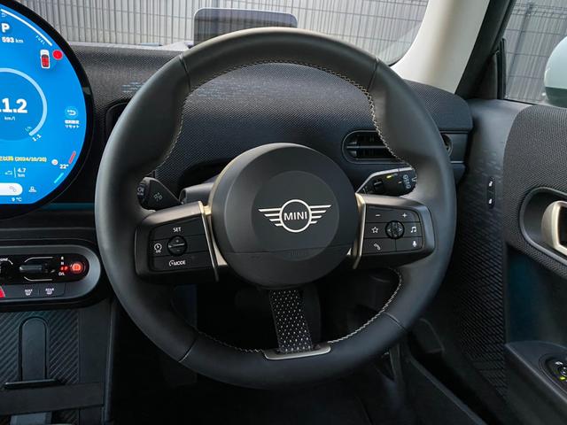 ＭＩＮＩ クーパーＣ　クラシック・トリム　１６ＡＷ　クラシックトリム　ＡＣＣ　ドライバーアシストプラス　オーシャンウェーブグリーン　シートヒーター　ハンドルヒーター　弊社使用レンタアップ　禁煙　　認定中古車（33枚目）
