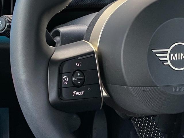 ＭＩＮＩ クーパーＣ　クラシック・トリム　１６ＡＷ　クラシックトリム　ＡＣＣ　ドライバーアシストプラス　オーシャンウェーブグリーン　シートヒーター　ハンドルヒーター　弊社使用レンタアップ　禁煙　　認定中古車（34枚目）