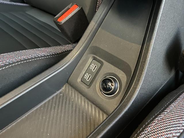 ＭＩＮＩ クーパーＣ　クラシック・トリム　１６ＡＷ　クラシックトリム　ＡＣＣ　ドライバーアシストプラス　オーシャンウェーブグリーン　シートヒーター　ハンドルヒーター　弊社使用レンタアップ　禁煙　　認定中古車（38枚目）