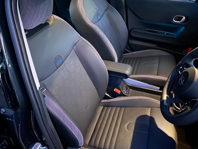 ＭＩＮＩ クーパーＣ　クラシック・トリム　１７ＡＷ　レジェンドグレー　ＡＣＣ　ドライバーアシストプラス　シートヒーター　ハンドルヒーター　ＬＥＤヘッドライト　オートハイビーム　禁煙　弊社使用レンタアップ　認定中高車（15枚目）