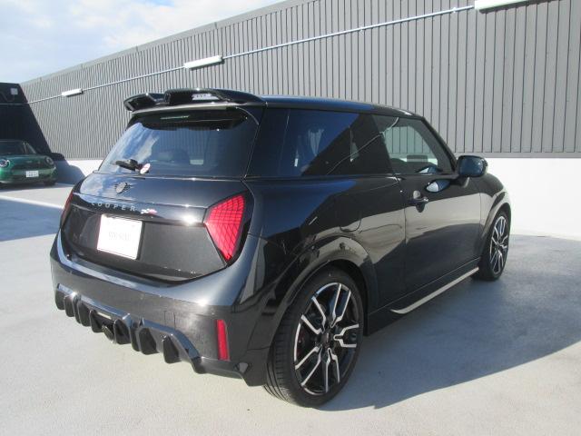 MINI ジョンクーパーワークス ジョンクーパーワークストリム デモカー Mパッケージ ナビ バックカメラ 電動パワーシート ハーマンカードンスピーカー LEDヘッドライト シートヒーター ステアリングヒーター 認定中古車(12枚目)
