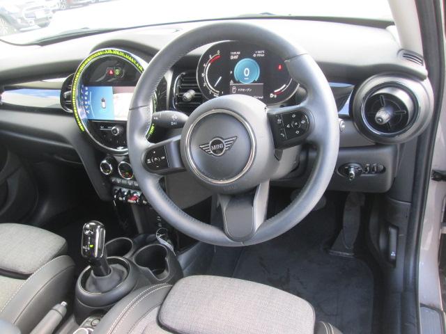 MINI クーパーD クラシック・トリム ワンオーナー アップルカープレイ シートヒーター バックカメラ ETC車載器 LEDヘッドライト コンフォートアクセス 純正ブラックホイール 認定中古車(18枚目)