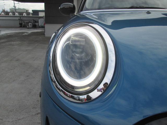 ＭＩＮＩ クーパーＤプレミアムプラスパッケージクラシックトリム　ワンオーナー　アップルカープレイ　バックカメラ　アクティブクルーズコントロール　ＥＴＣ２．０　シートヒーター　ＬＥＤヘッドライト　認定中古車（14枚目）