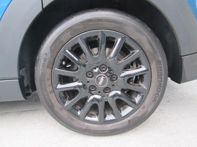 ＭＩＮＩ クーパーＤプレミアムプラスパッケージクラシックトリム　ワンオーナー　アップルカープレイ　バックカメラ　アクティブクルーズコントロール　ＥＴＣ２．０　シートヒーター　ＬＥＤヘッドライト　認定中古車（19枚目）