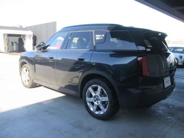 ＭＩＮＩ カントリーマンＤ　クラシック・トリム　弊社レンタカーＵＰ　レジェンドグレー　Ｍパッケージ　ハーマンカードンスピーカー　フロントシートヒーター　ステアリングヒーター　プライバシーガラス　認定中古車（6枚目）