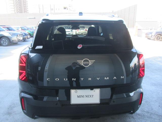ＭＩＮＩ カントリーマンＤ　クラシック・トリム　弊社レンタカーＵＰ　レジェンドグレー　Ｍパッケージ　ハーマンカードンスピーカー　フロントシートヒーター　ステアリングヒーター　プライバシーガラス　認定中古車（8枚目）