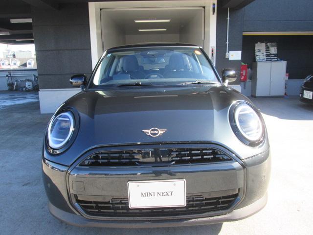 ＭＩＮＩ クーパーＣ　クラシック・トリム　弊社レンタＵＰ　クラッシックトリム　ナビ　バックカメラ　アクティブクルーズコントロール　シートヒーター　ステアリングヒーター　ＬＥＤヘッドライト　認定中古車（7枚目）