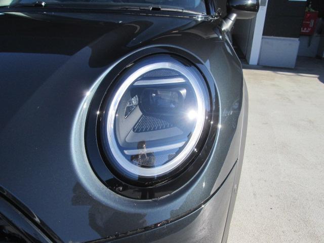 ＭＩＮＩ クーパーＣ　クラシック・トリム　弊社レンタＵＰ　クラッシックトリム　ナビ　バックカメラ　アクティブクルーズコントロール　シートヒーター　ステアリングヒーター　ＬＥＤヘッドライト　認定中古車（15枚目）