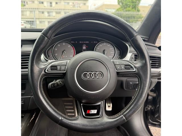 Ｓ７スポーツバック ベースグレード　ワンオーナー車・純正ナビ・地デジ・バックカメラ・Ｖ８ツインターボ・パワーバックドア・本革シート・２０インチＡＷ（12枚目）