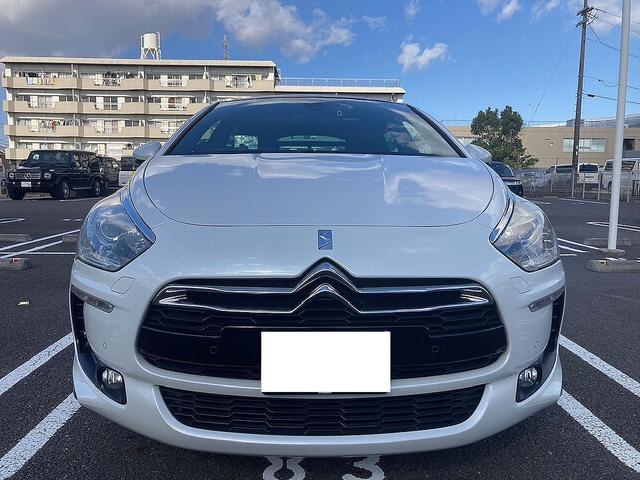 DS5 ホワイトメロディ 60台限定特別仕様車・ガラスルーフ・白×黒レザーシート・ETC・バックカメラ・プッシュスタート・純正19インチAW(2枚目)