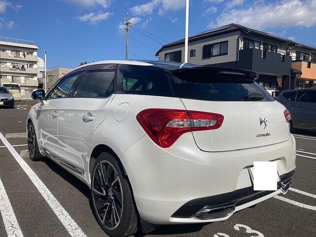 DS5 ホワイトメロディ 60台限定特別仕様車・ガラスルーフ・白×黒レザーシート・ETC・バックカメラ・プッシュスタート・純正19インチAW(6枚目)