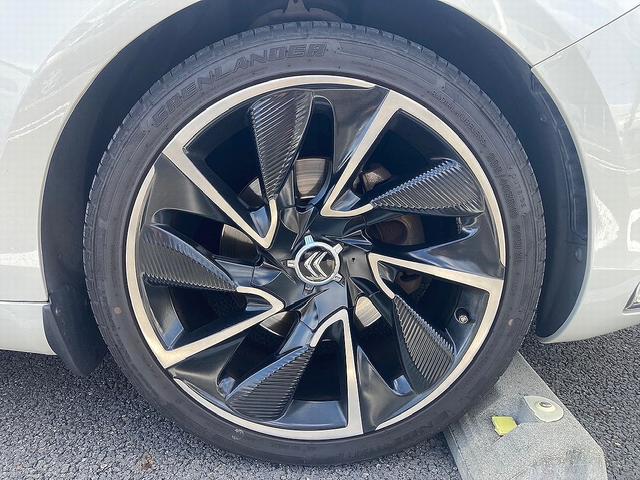 DS5 ホワイトメロディ 60台限定特別仕様車・ガラスルーフ・白×黒レザーシート・ETC・バックカメラ・プッシュスタート・純正19インチAW(8枚目)