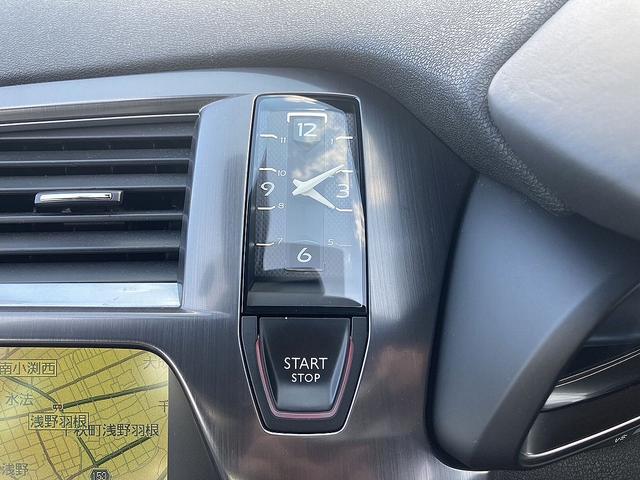 DS5 ホワイトメロディ 60台限定特別仕様車・ガラスルーフ・白×黒レザーシート・ETC・バックカメラ・プッシュスタート・純正19インチAW(17枚目)