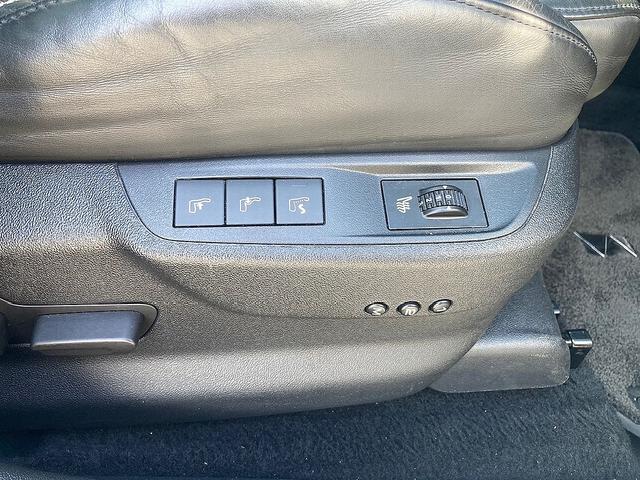 DS5 ホワイトメロディ 60台限定特別仕様車・ガラスルーフ・白×黒レザーシート・ETC・バックカメラ・プッシュスタート・純正19インチAW(22枚目)