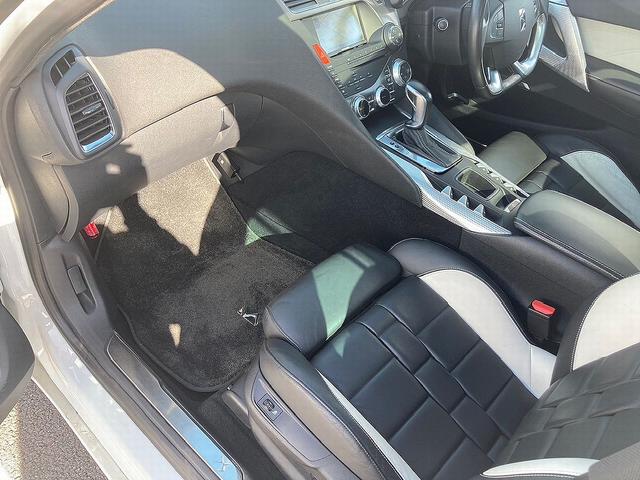 DS5 ホワイトメロディ 60台限定特別仕様車・ガラスルーフ・白×黒レザーシート・ETC・バックカメラ・プッシュスタート・純正19インチAW(23枚目)