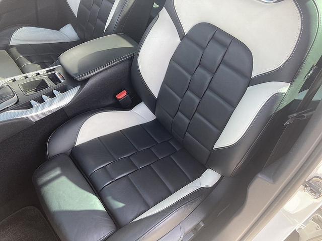 DS5 ホワイトメロディ 60台限定特別仕様車・ガラスルーフ・白×黒レザーシート・ETC・バックカメラ・プッシュスタート・純正19インチAW(24枚目)