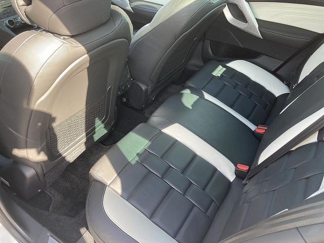 DS5 ホワイトメロディ 60台限定特別仕様車・ガラスルーフ・白×黒レザーシート・ETC・バックカメラ・プッシュスタート・純正19インチAW(26枚目)