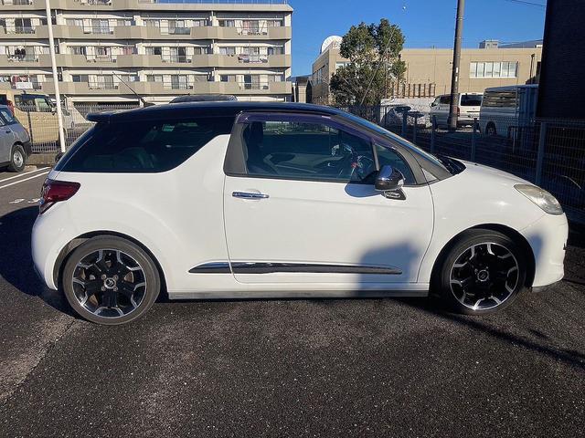 ＤＳ３ スポーツシック　６速ＭＴ・純正１７インチＡＷ・ＥＴＣ・クルーズコントロール・純正革巻ステアリング（8枚目）