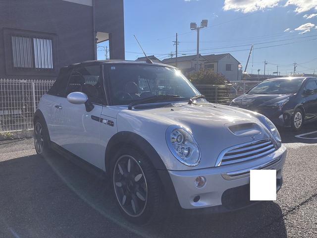 MINI クーパーS コンバーチブル サイドウォーク 電動ソフトトップ・レザーシート・Fシートヒーター・Rパーキングセンサー・社外デジタルインナーミラー・Bカメラ・ETC・純正17インチAW(3枚目)
