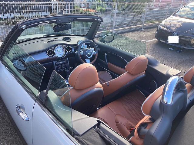 MINI クーパーS コンバーチブル サイドウォーク 電動ソフトトップ・レザーシート・Fシートヒーター・Rパーキングセンサー・社外デジタルインナーミラー・Bカメラ・ETC・純正17インチAW(11枚目)