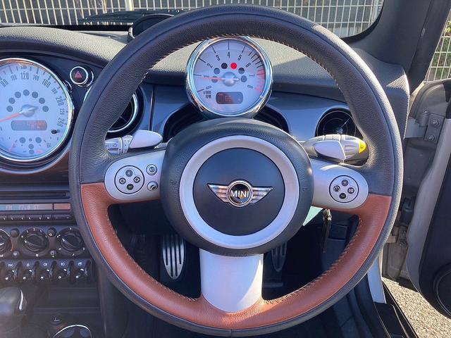 MINI クーパーS コンバーチブル サイドウォーク 電動ソフトトップ・レザーシート・Fシートヒーター・Rパーキングセンサー・社外デジタルインナーミラー・Bカメラ・ETC・純正17インチAW(13枚目)