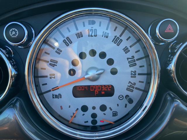 MINI クーパーS コンバーチブル サイドウォーク 電動ソフトトップ・レザーシート・Fシートヒーター・Rパーキングセンサー・社外デジタルインナーミラー・Bカメラ・ETC・純正17インチAW(14枚目)