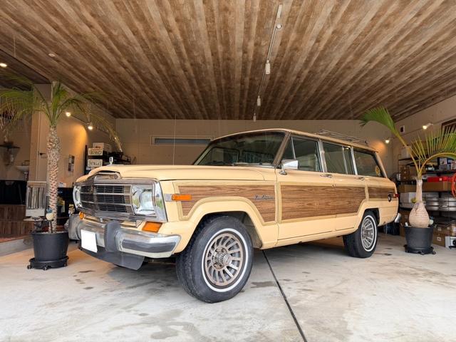 ジープ・グランドワゴニア 　１９９０ｙモデル　エンジンＯＨ済　コラム３速ＡＴ　パートタイム４ＷＤ（3枚目）