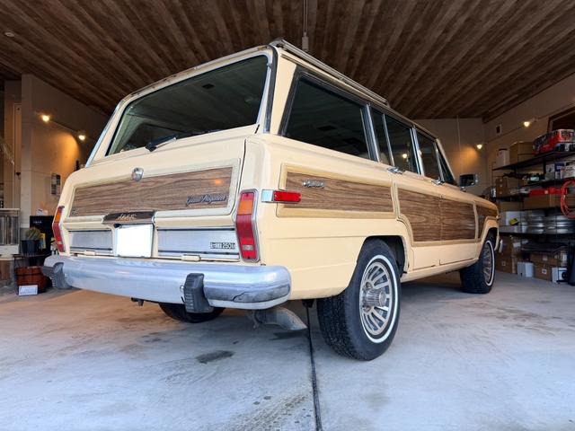 ジープ・グランドワゴニア 　１９９０ｙモデル　エンジンＯＨ済　コラム３速ＡＴ　パートタイム４ＷＤ（5枚目）