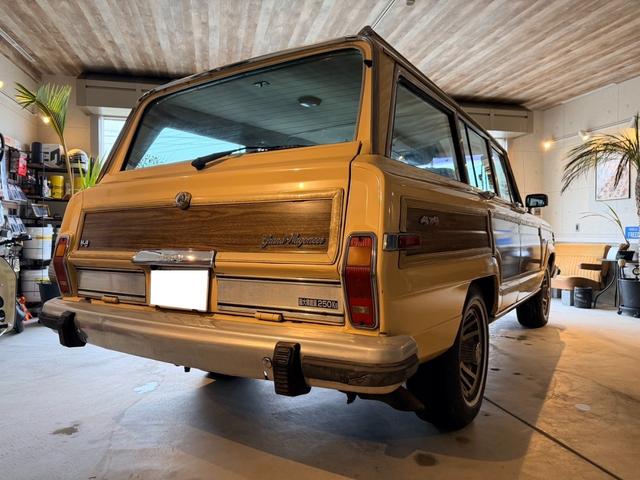 ジープ・グランドワゴニア 　１９９０ｙモデル　エンジンＯＨ済　コラム３速ＡＴ　パートタイム４ＷＤ（11枚目）