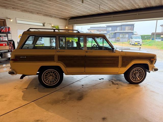 ジープ・グランドワゴニア 　１９９０ｙモデル　エンジンＯＨ済　コラム３速ＡＴ　パートタイム４ＷＤ（12枚目）
