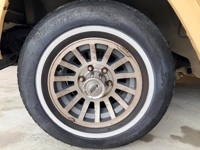 ジープ・グランドワゴニア 　１９９０ｙモデル　エンジンＯＨ済　コラム３速ＡＴ　パートタイム４ＷＤ（20枚目）